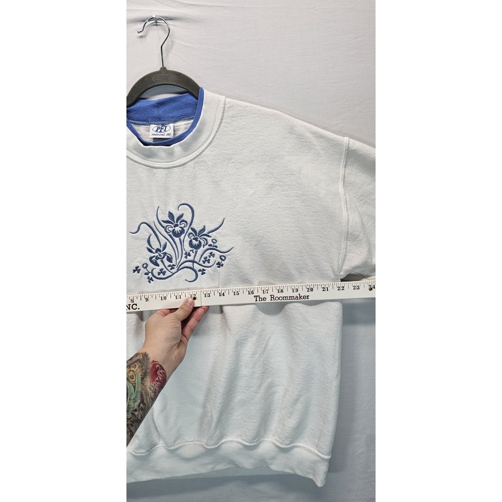Vintage PFI Short Sleeve Sweatshirt Large White Blue Embroidered Floral - Picture 4 of 5